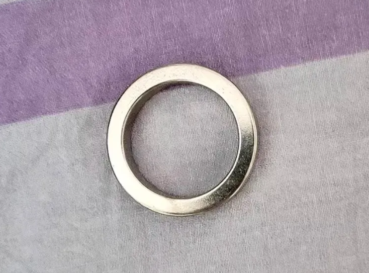 2-inch rare-earth neodymium ring magnet physical picture